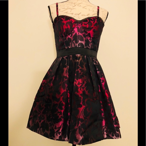 Cocktail Dress with Metal Accents Sz SP - Picture 3 of 7